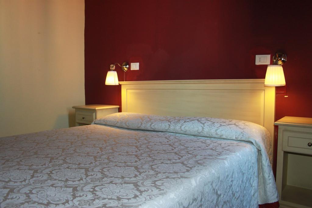 Hotel Savonarola Florence Room photo